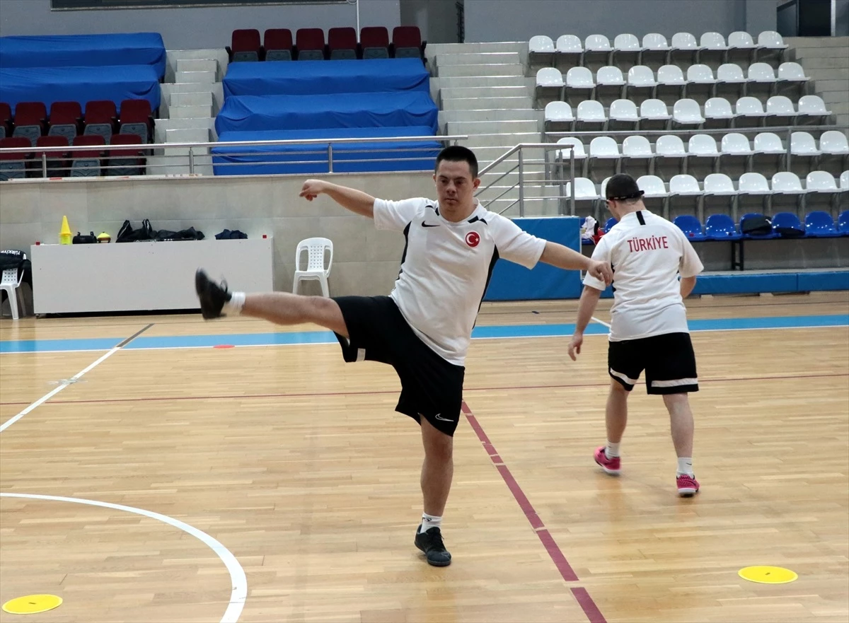 Down Sendromlu Futsal Milli Takımı Trisome Oyunları'na şampiyonluk parolasıyla hazırlanıyor