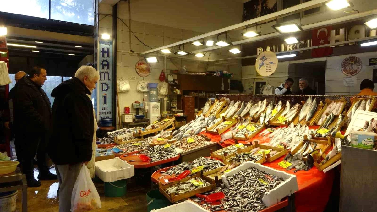 Kar Yağışı Balık Fiyatlarını Etkiledi