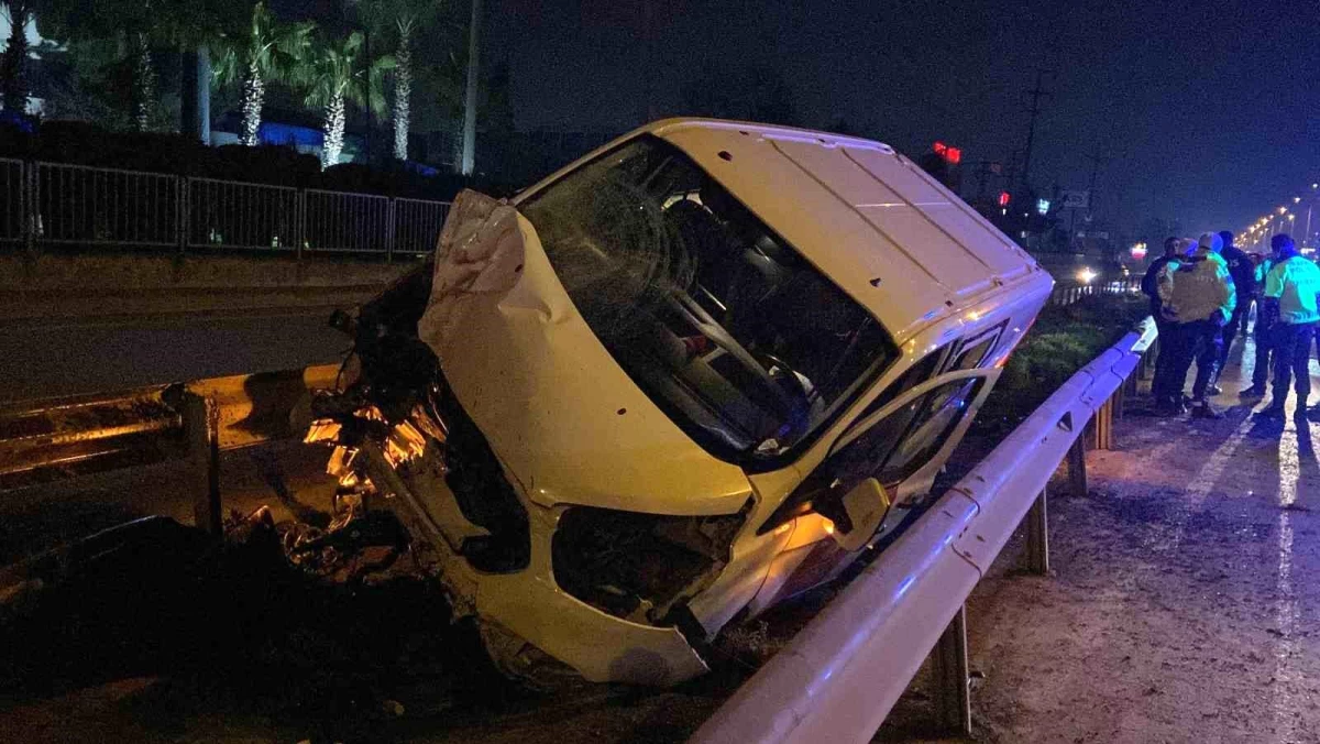 Kocaeli D-100 Bağlantı Yolunda Panelvan Kazası